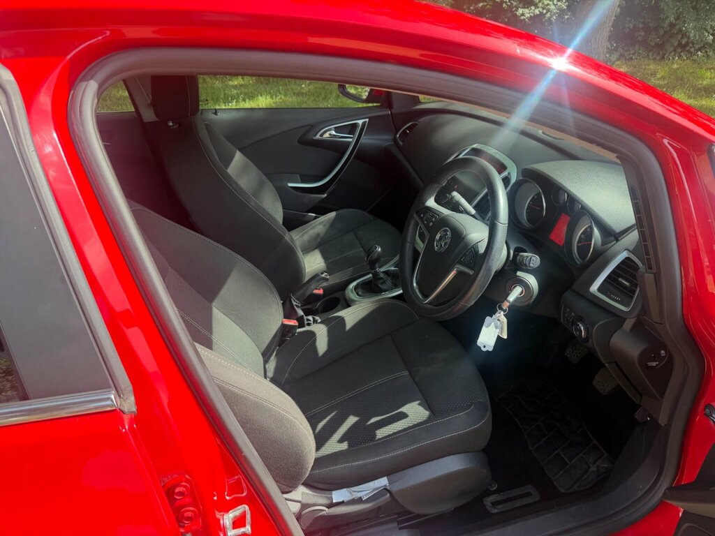 Vauxhall Astra 1.4T 16V Sri Euro 5 DN13CNU Red #4