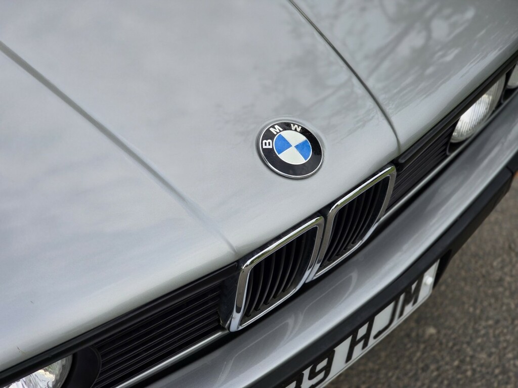 BMW 3 Series Hatchback Red #10