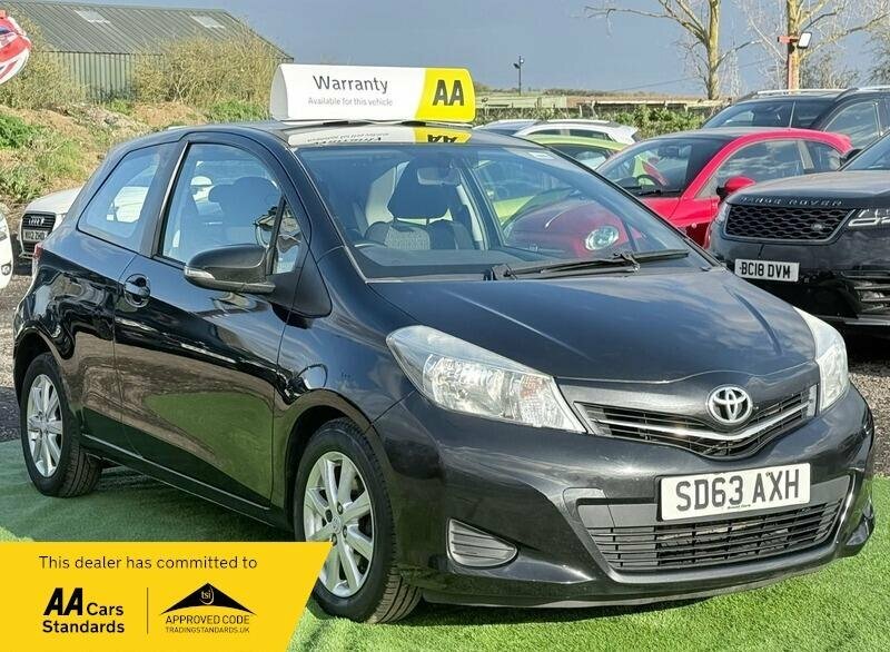 Toyota Yaris For Sale In Upminster Black