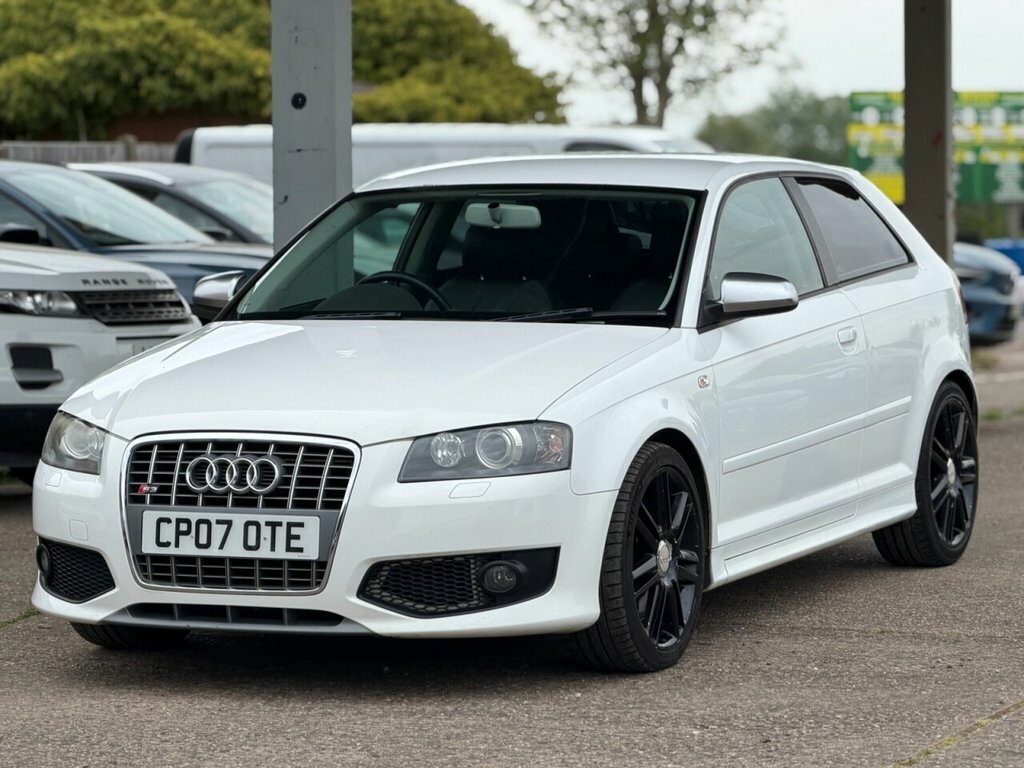 Audi S3 Hatchback CP07OTE White #3