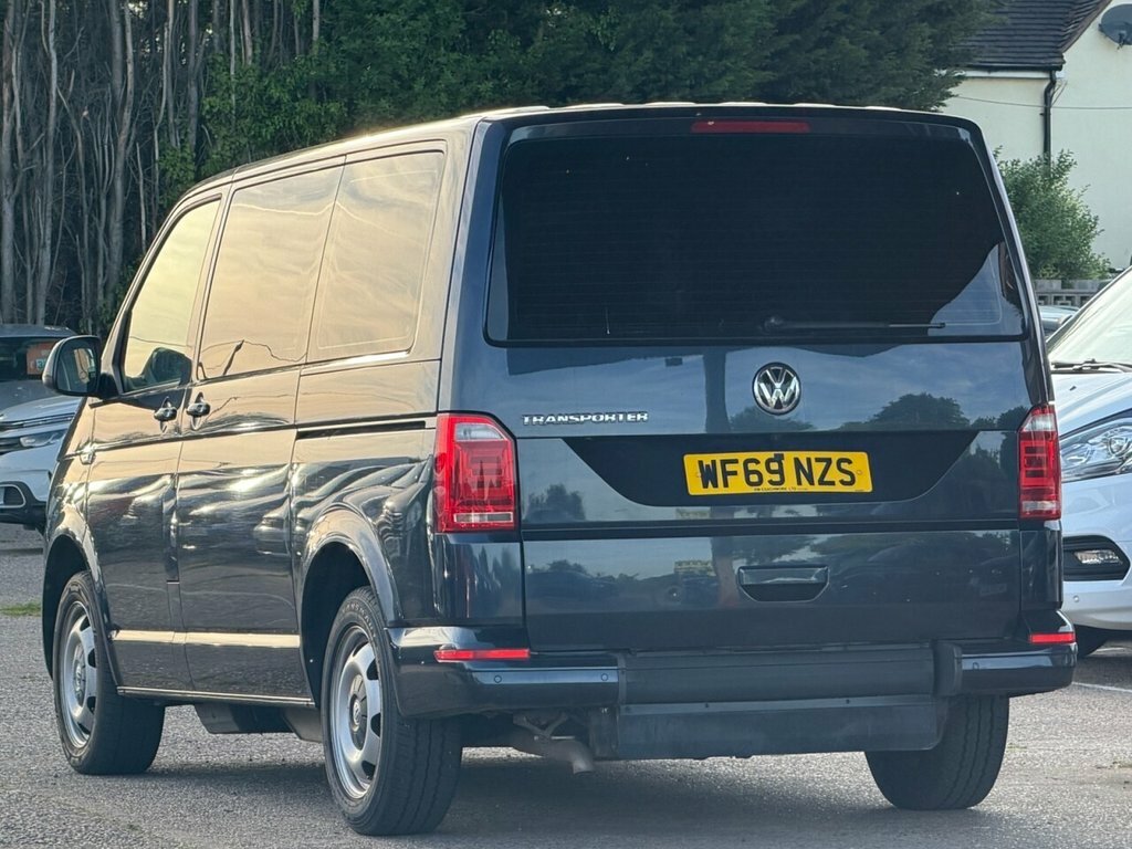 Volkswagen Transporter Shuttle 2L Se Blue #4