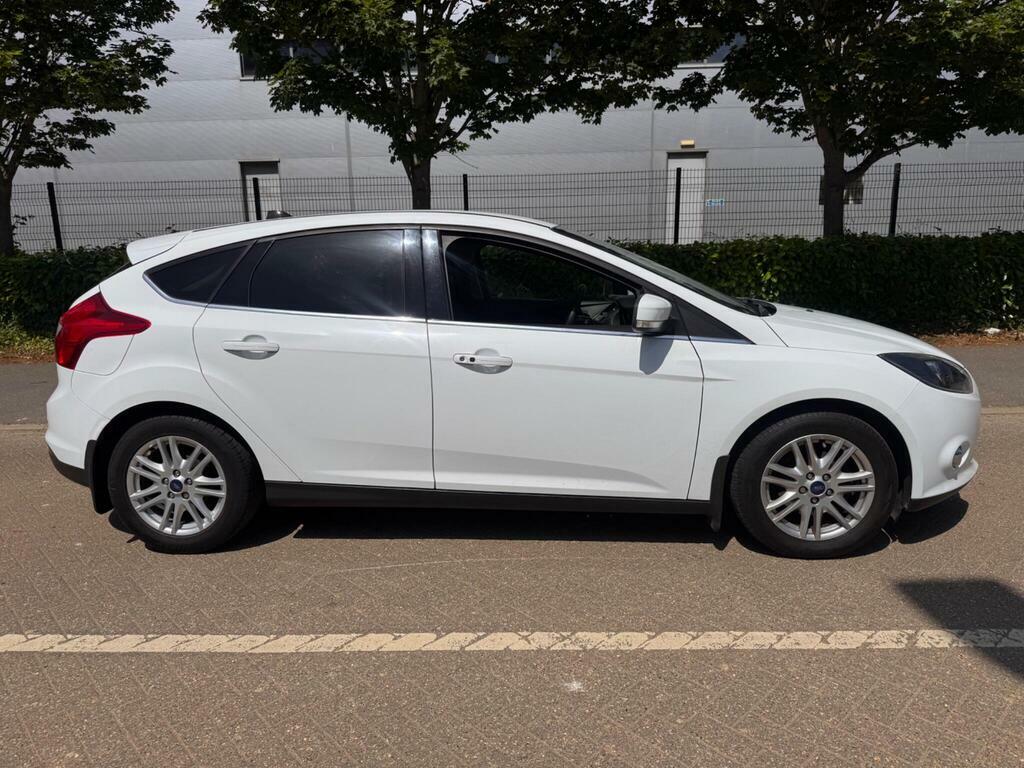 Ford Focus 1.0T Ecoboost Titanium Euro 5 S S LK63GVO White #5