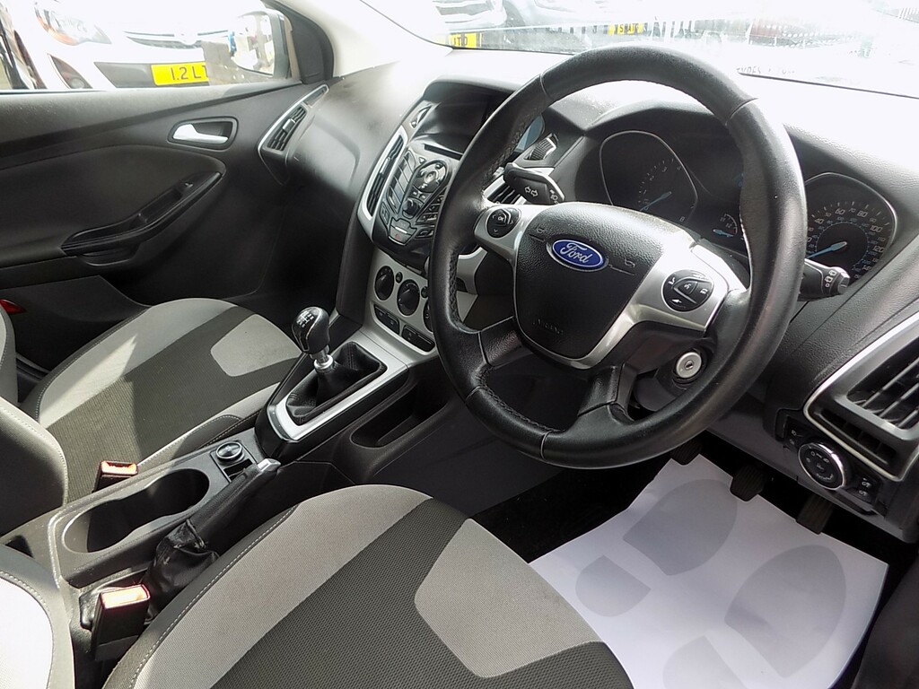 Ford Focus Zetec White #2