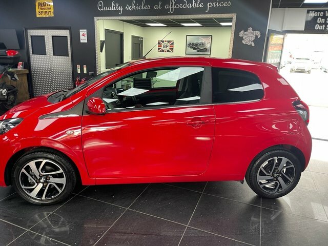 Peugeot 108 Puretech Allure Hatchback Red #2