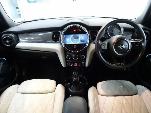 Mini Hatch 1.5 Cooper Exclusive Hatchback Steptron AV72GGJ Black #2