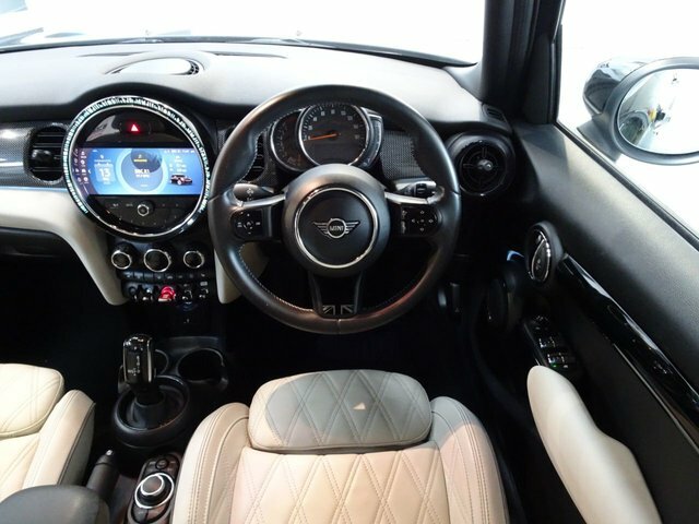 Mini Hatch 1.5 Cooper Exclusive Hatchback Steptron AV72GGJ Black #6