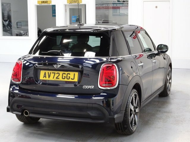 Mini Hatch 1.5 Cooper Exclusive Hatchback Steptron AV72GGJ Black #5