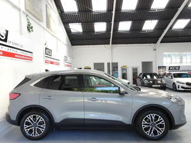 Ford Kuga 1.5 Ecoblue Titanium First Edition Suv CV70OKP Silver #3
