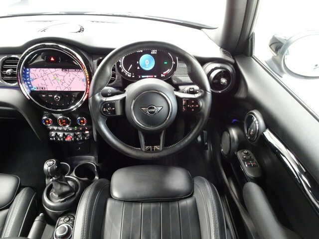 Mini Hatch 1.5 Cooper Exclusive Hatchback E GJ22UKY Grey #6