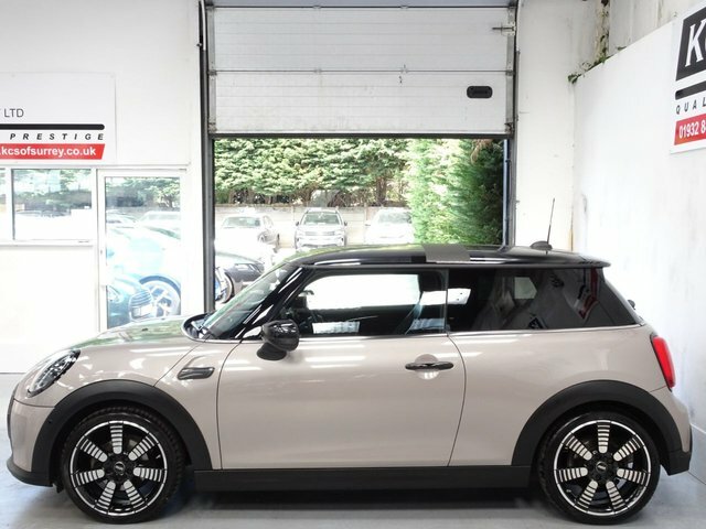 Mini Hatch 1.5 Cooper Exclusive Hatchback E GJ22UKY Grey #3