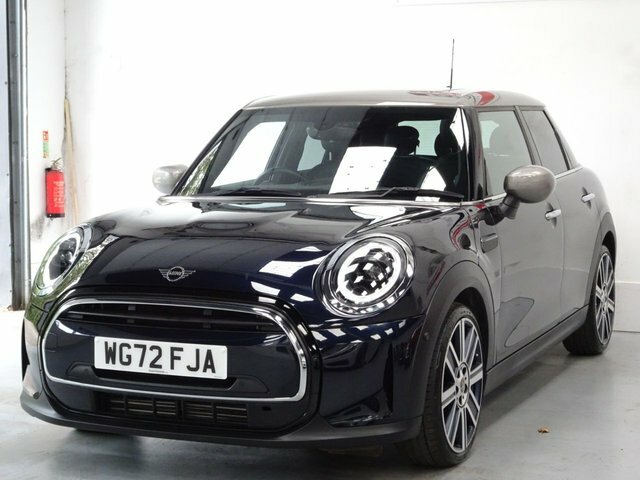 Mini Hatch 1.5 Cooper Exclusive Hatchback Steptron WG72FJA Black #4