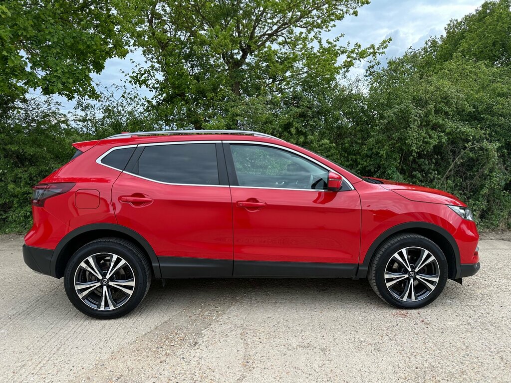 Nissan Qashqai 1.3 Dig-t N-connecta Suv Euro 6 YB70XLO Red #2