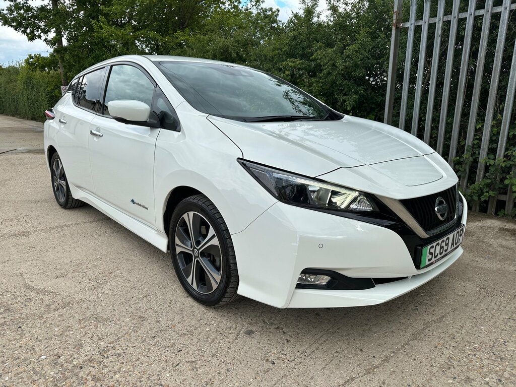 Nissan Leaf 40Kwh N-connecta Hatchback 150 White
