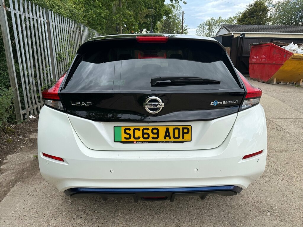 Nissan Leaf 40Kwh N-connecta Hatchback 150 SC69AOP White #6