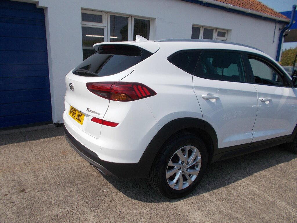 Hyundai Tucson 1.6 Crdi Se Nav 2Wd WP68JWG White #4