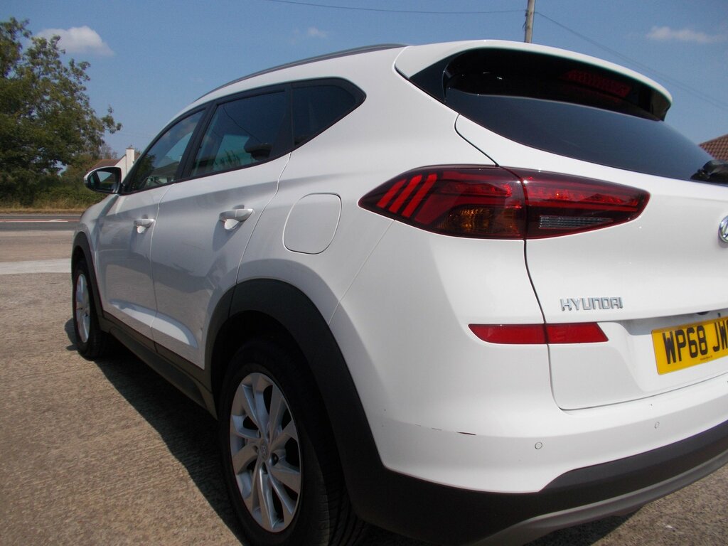 Hyundai Tucson 1.6 Crdi Se Nav 2Wd WP68JWG White #6