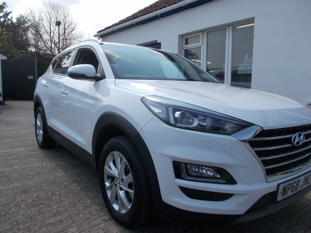 Hyundai Tucson 1.6 Crdi Se Nav 2Wd WP68JWG White #2