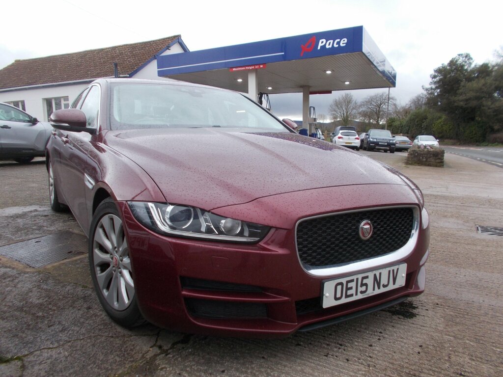Jaguar XE 2.0D Portfolio Saloon Euro 6 Ss Red