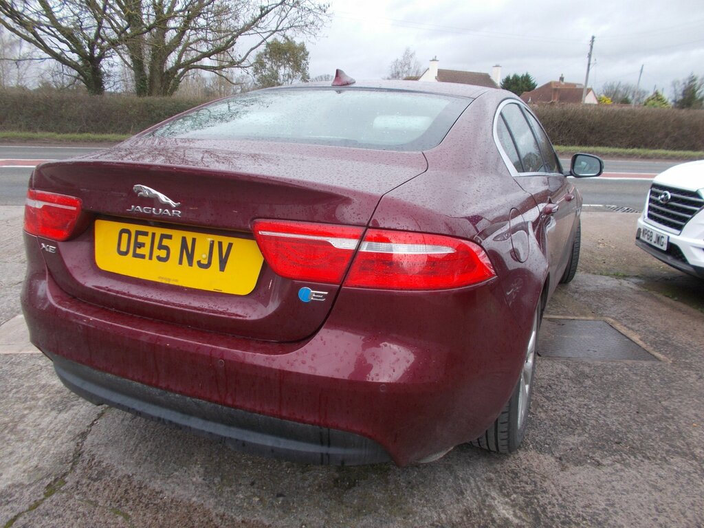 Jaguar XE 2.0D Portfolio Saloon Euro 6 Ss OE15NJV Red #4
