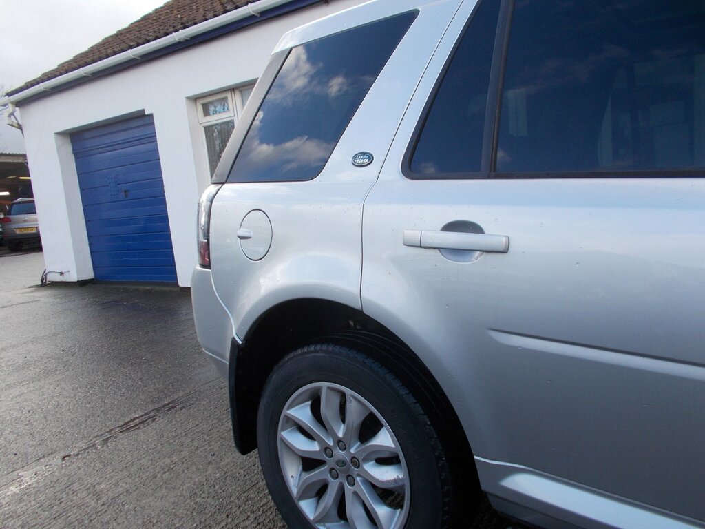 Land Rover Freelander 2 2.2 Td4 Hse Suv 4Wd Euro 5 Ss WF62KYG Silver #4