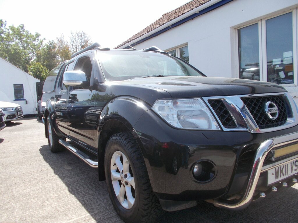 Nissan Navara Tekna White #2