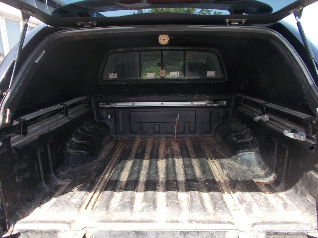 Nissan Navara Tekna White #13