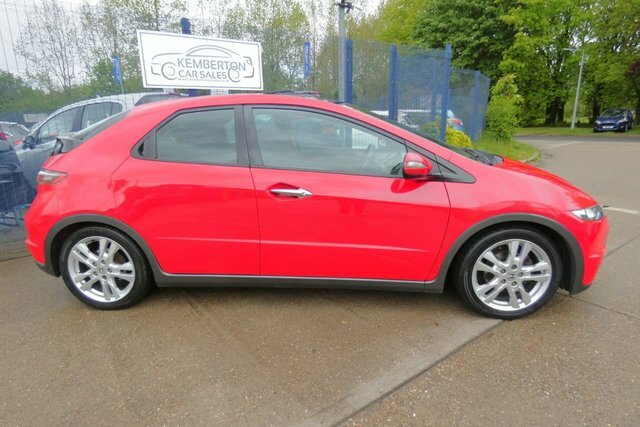 Honda Civic 2011 1.8 I-vtec Es-t Hatchback Red #4