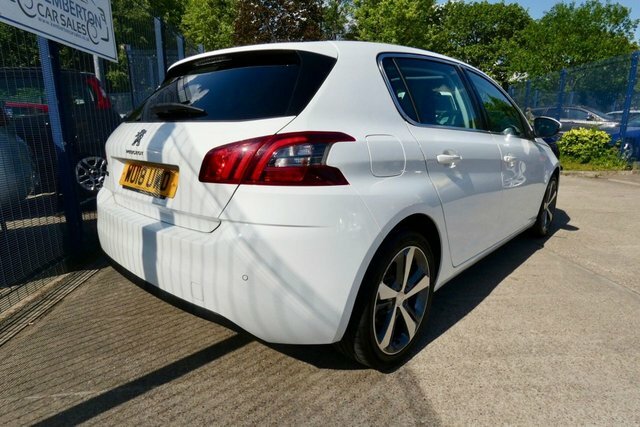 Peugeot 308 2018 1.5 Bluehdi Allure Hatchback Manua WU18UWD White #5