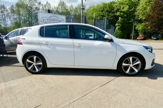 Peugeot 308 2018 1.5 Bluehdi Allure Hatchback Manua WU18UWD White #4