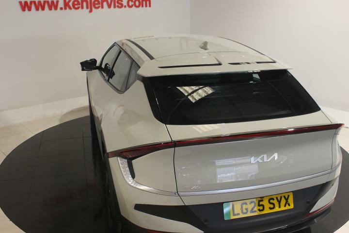 Kia EV6 63Kwh Wave Hatchback 167 Bhp LG25SYX White #5