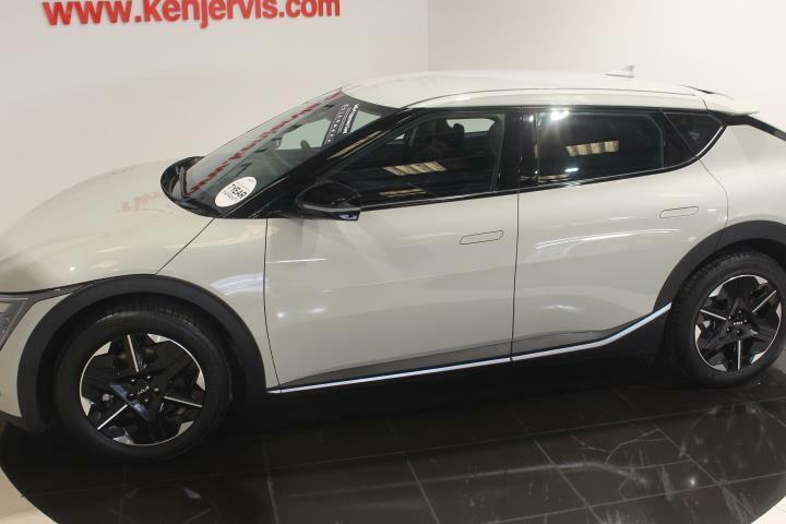 Kia EV6 63Kwh Wave Hatchback 167 Bhp LG25SYX White #3