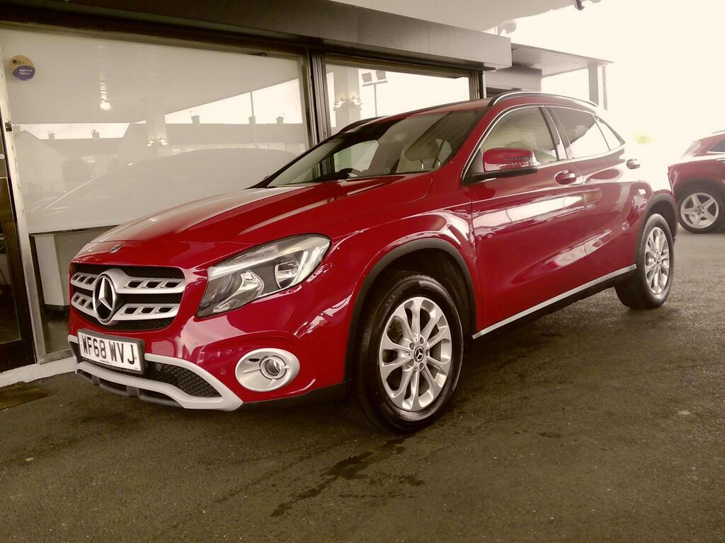 Mercedes-Benz GLA Class 1.6 Gla200 Se Executive Euro 6 S S WF68WVJ Red #2