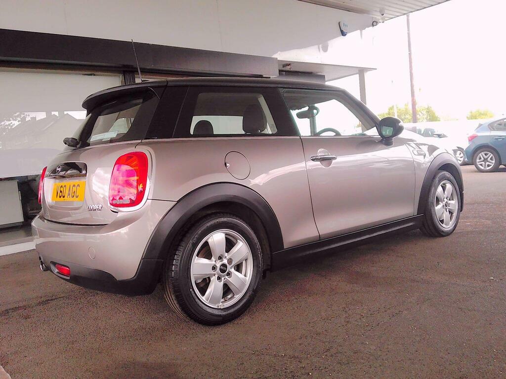 Mini Hatch 1.5 Cooper Classic Steptronic Euro 6 S S  Silver #6