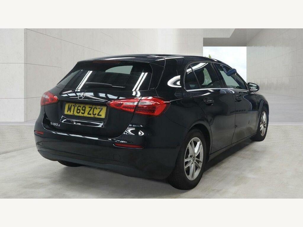 Mercedes-Benz A Class 1.5 A180d Se 7G-dct Euro 6 Ss MT69ZCZ Black #5