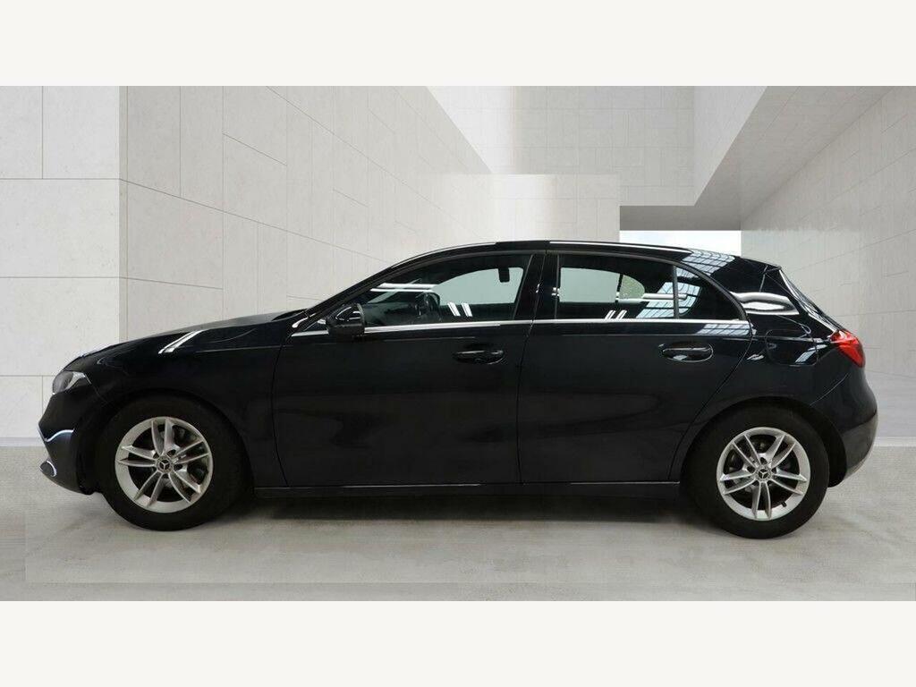 Mercedes-Benz A Class 1.5 A180d Se 7G-dct Euro 6 Ss MT69ZCZ Black #3