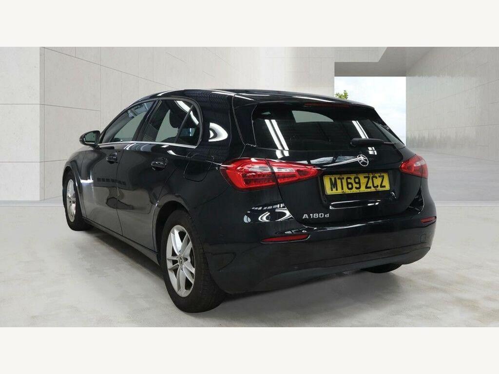 Mercedes-Benz A Class 1.5 A180d Se 7G-dct Euro 6 Ss MT69ZCZ Black #2