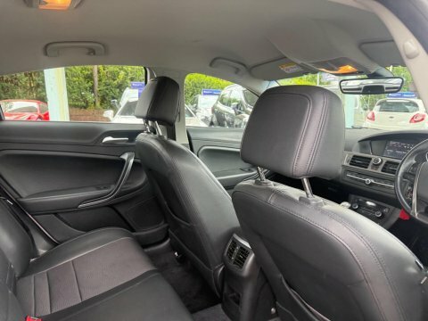 MG MG6 Hatchback 1.9 White #22