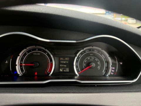 MG MG6 Hatchback 1.9 White #19