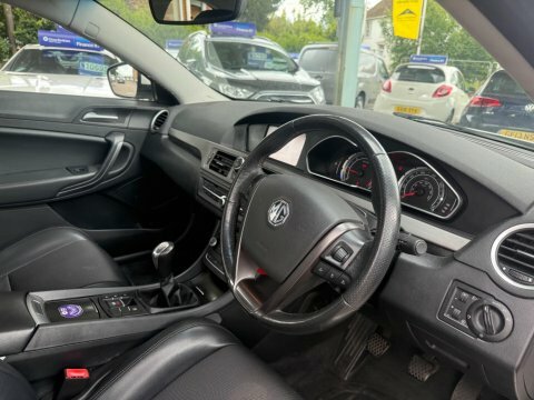 MG MG6 Hatchback 1.9 White #11