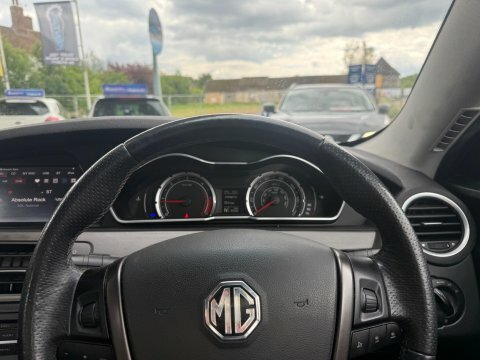 MG MG6 Hatchback 1.9 White #20