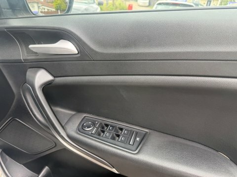 MG MG6 Hatchback 1.9 White #15