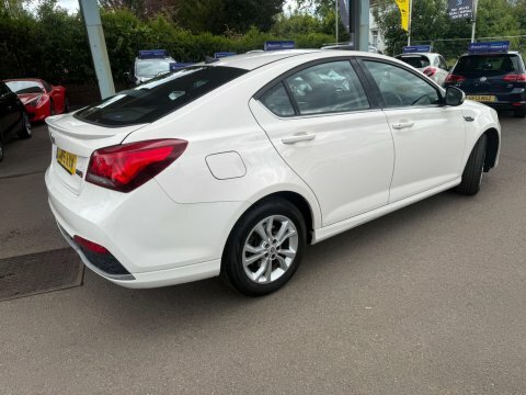 MG MG6 Hatchback 1.9 White #8