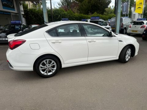 MG MG6 Hatchback 1.9 White #9