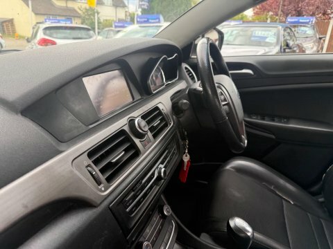 MG MG6 Hatchback 1.9 White #23