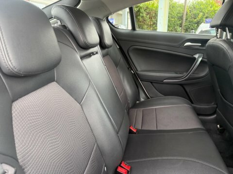 MG MG6 Hatchback 1.9 White #21