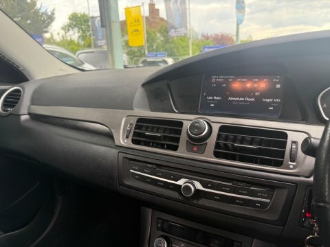 MG MG6 Hatchback 1.9 White #18