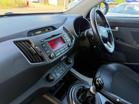 Kia Sportage 1.7 Crdi Ecodynamics White #4