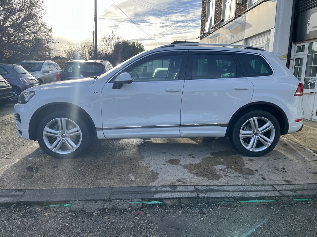 Volkswagen Touareg 3.0 Tdi V6 Bluemotion Tech R-line 201464 DG64HFE White #4