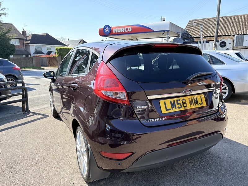 Ford Fiesta Titanium Tdci Red #5