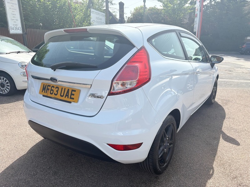 Ford Fiesta Zetec White #6
